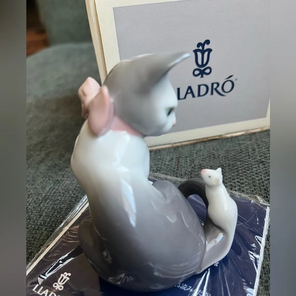 Lladró Cat and Mouse porcelain figurine, model number 5236 in original box - Picture 3 of 8